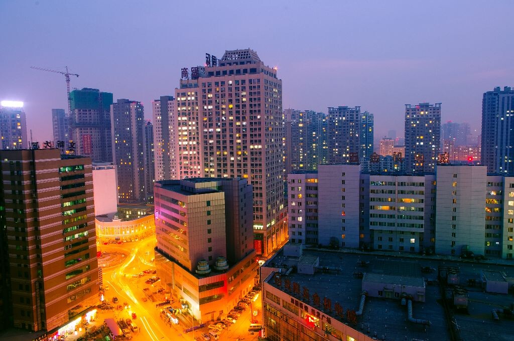city br /> 灯火辉煌的街头 却不是我的家乡