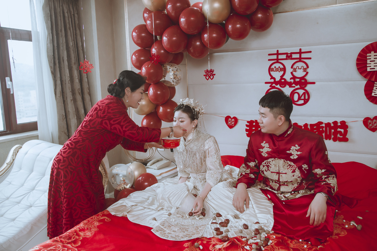 婚庆司仪：婚礼仪式的艺术指导者