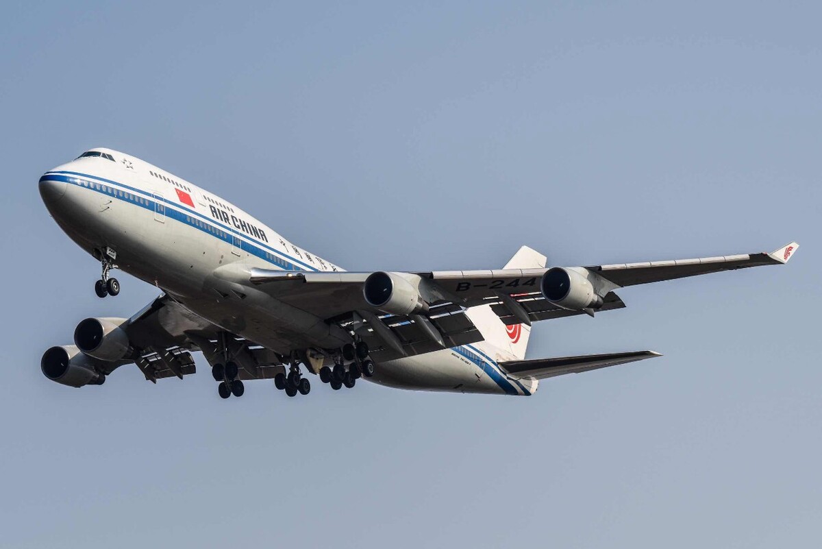 b2447一架有故事的飞机