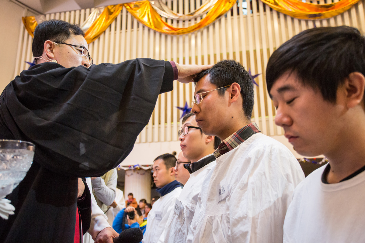 基督教洗礼讲章图片_纵览新闻