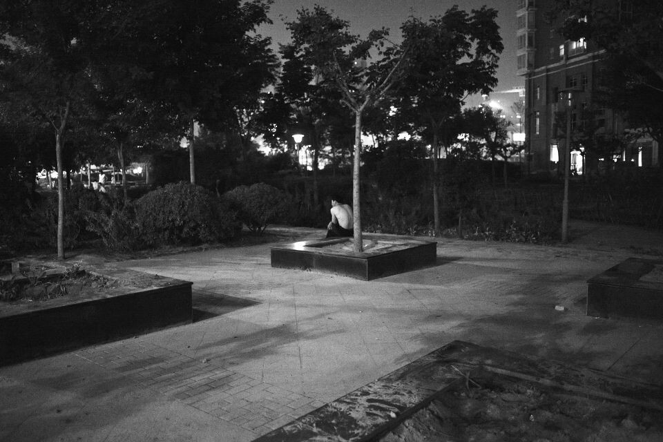纳凉 br / 夜晚出来乘凉的赤膊市民