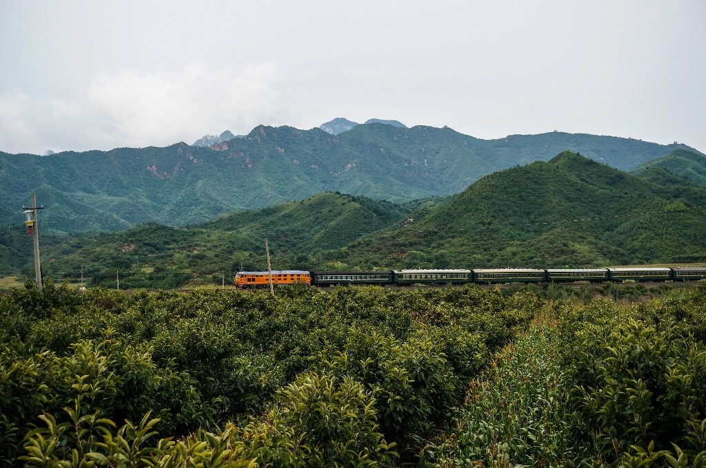 4472运行在古北口-兵马营区间 发布于  16年5月21日        e pz 16