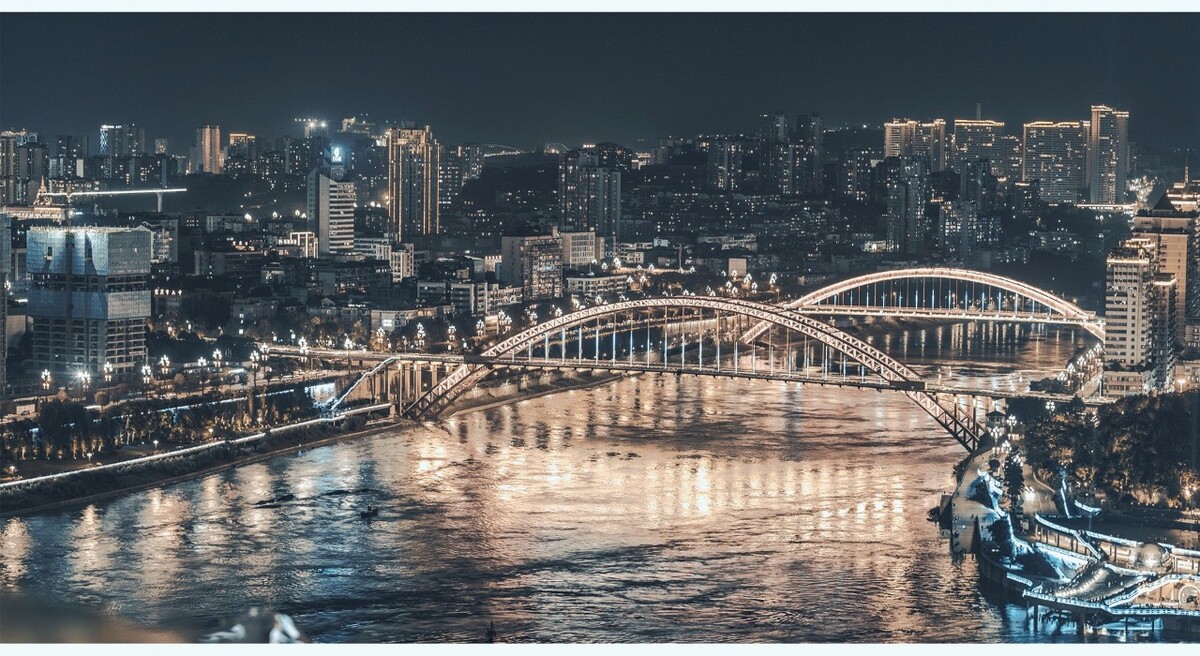 宜宾市戎州桥与老城区夜景