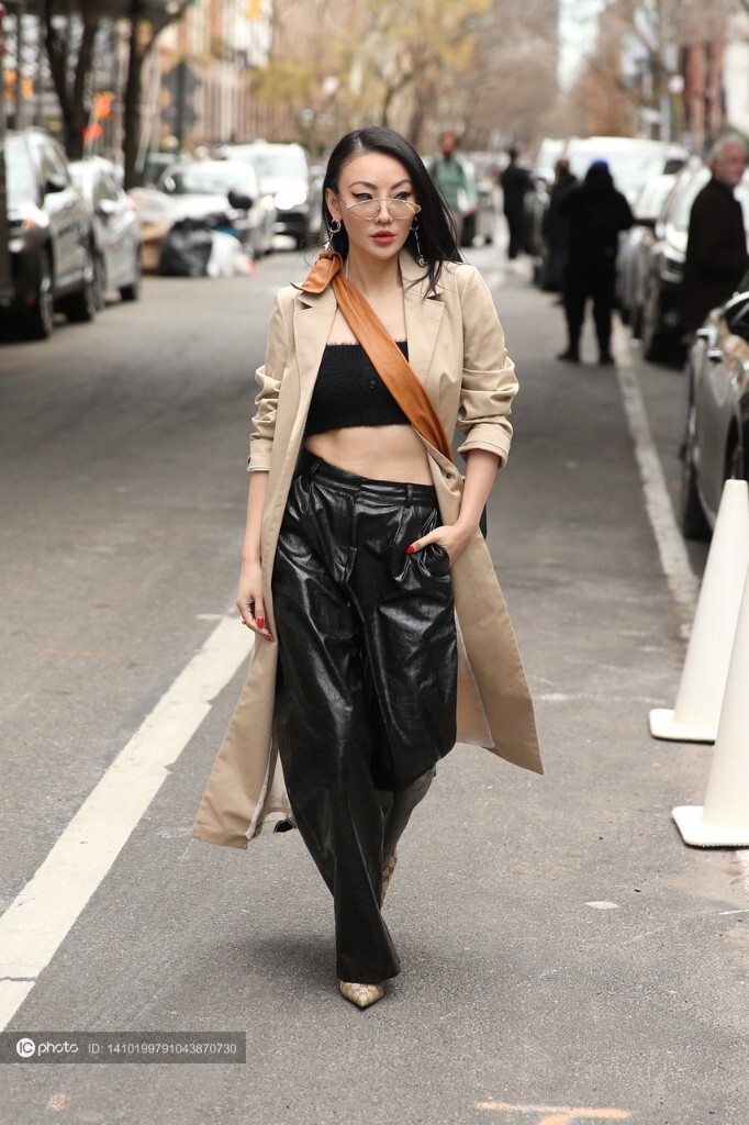 Jessica wang,jessicacaban jessicawang其色风衣搭内搭抹胸皮质阔腿裤职业精英加时尚达人令人
