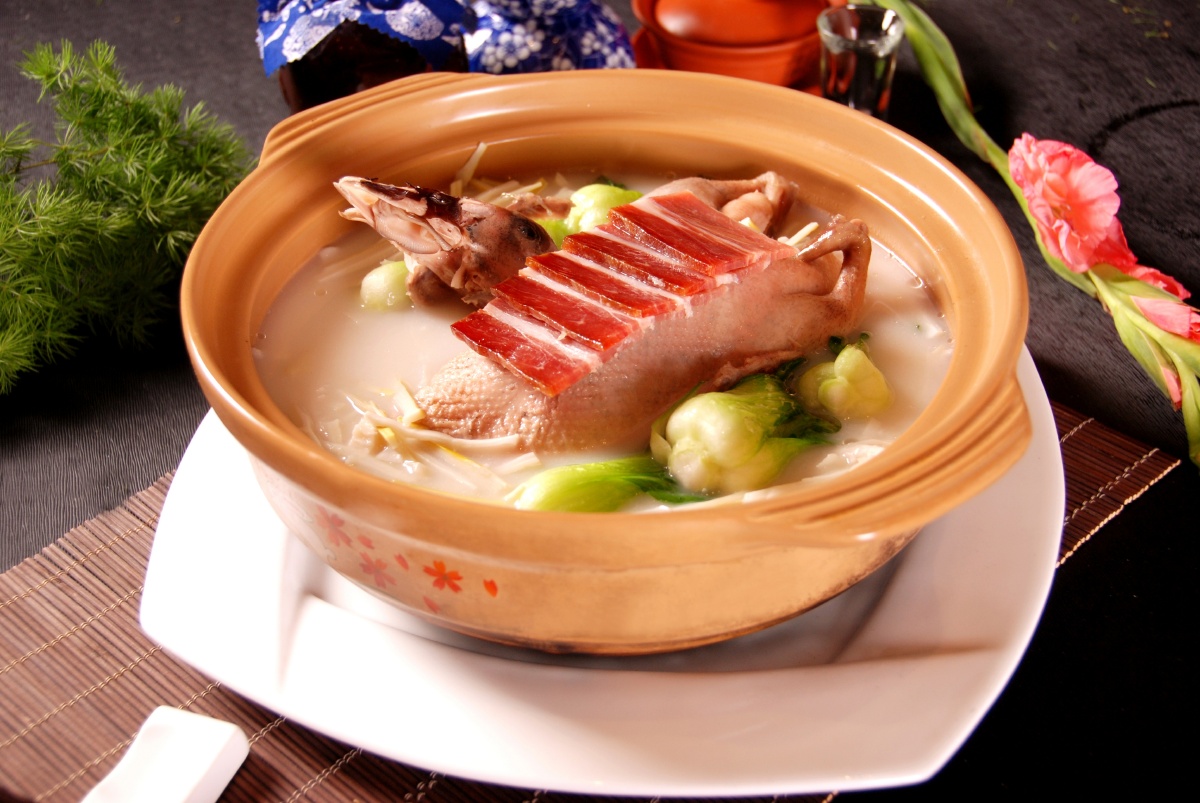 老鸭煲