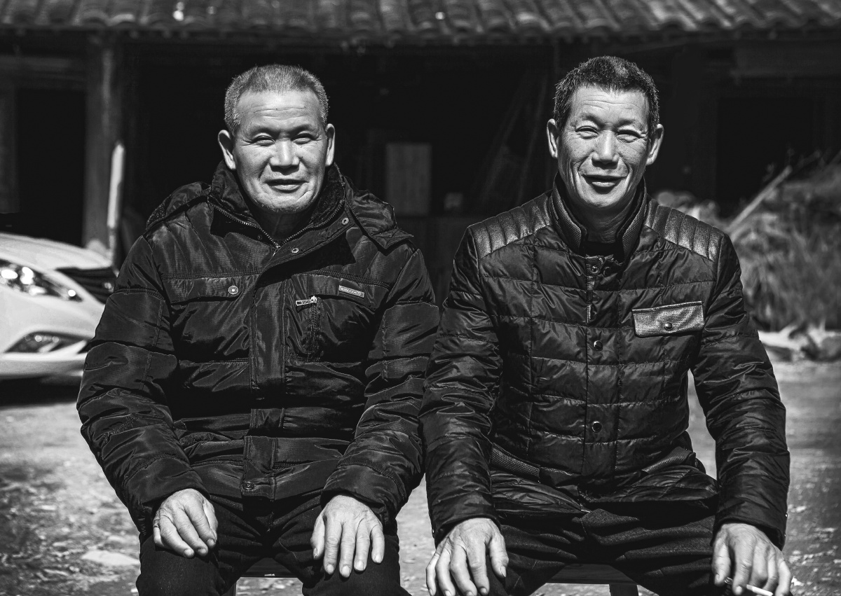 家族里爷爷辈的只剩下四爷爷和最小爷爷，