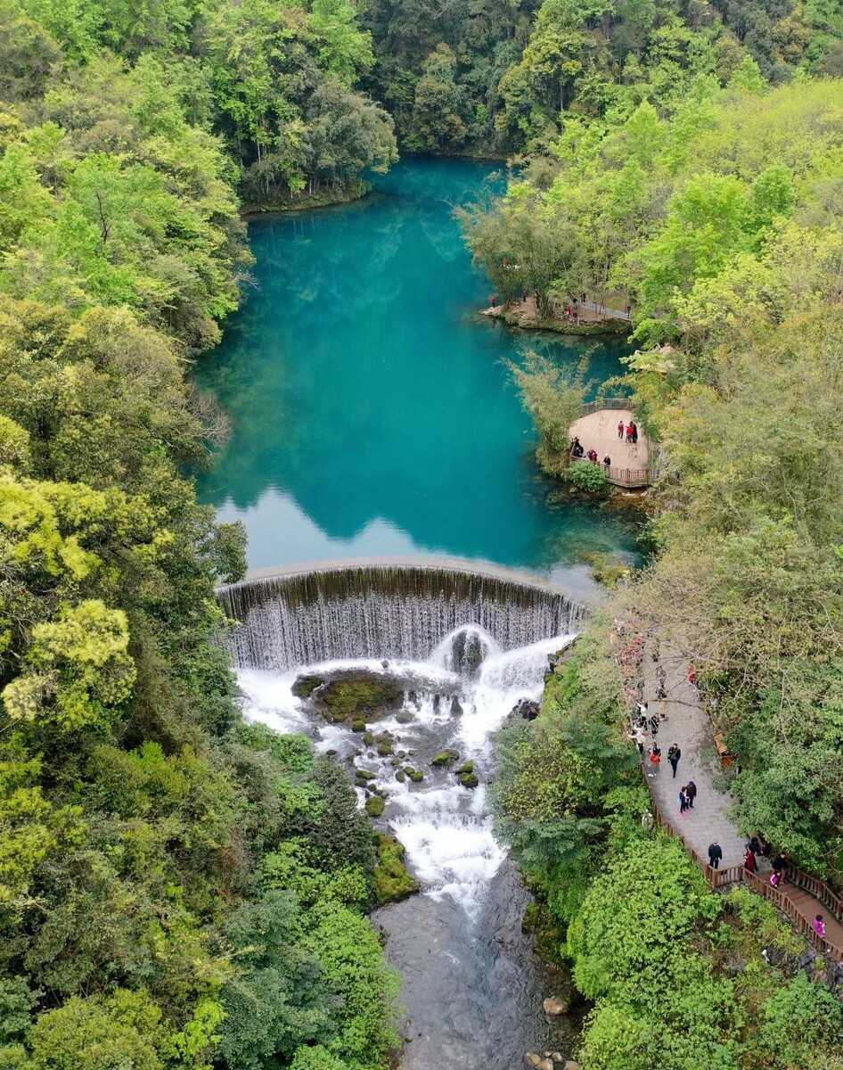 小七孔卧龙潭