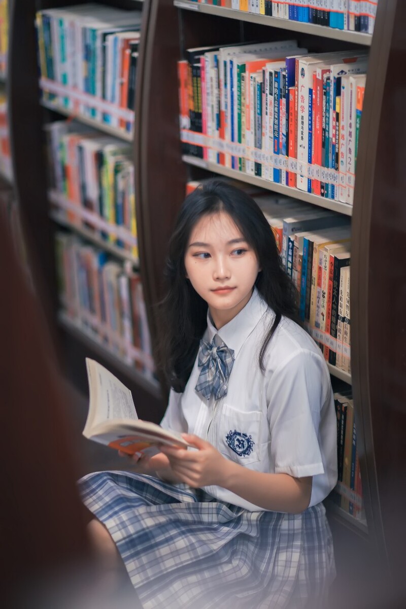 2021627图书馆jk人像