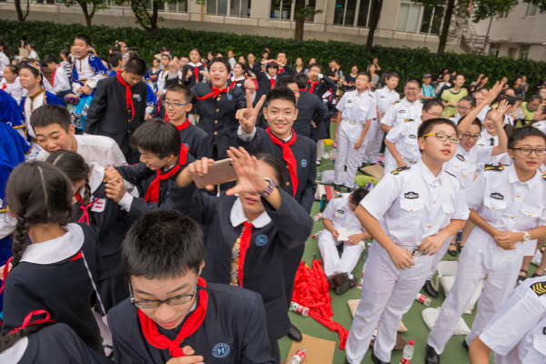 拍摄地点:上海市新华初级中学 活动内容:新华初-华初2017迎国庆