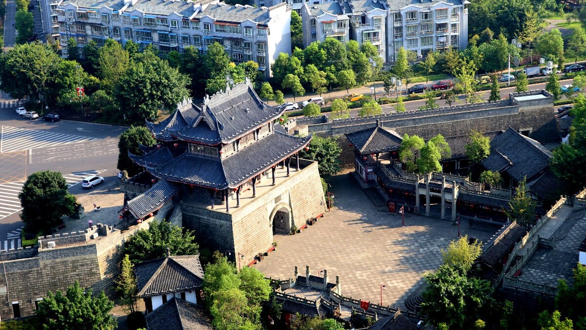 四川省隆昌市北关牌坊古镇城楼