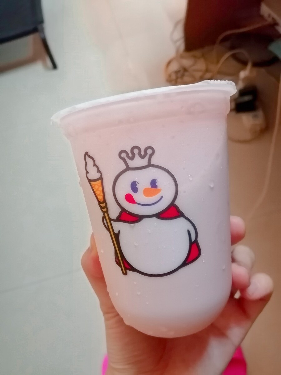 草莓摇摇奶昔