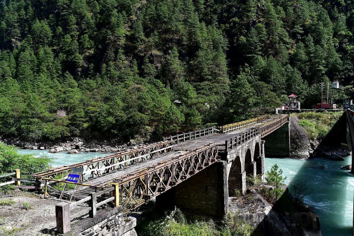 西藏察隅县
