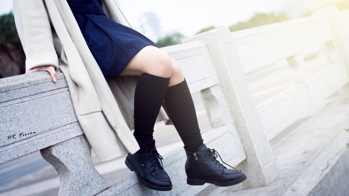 少女的神情