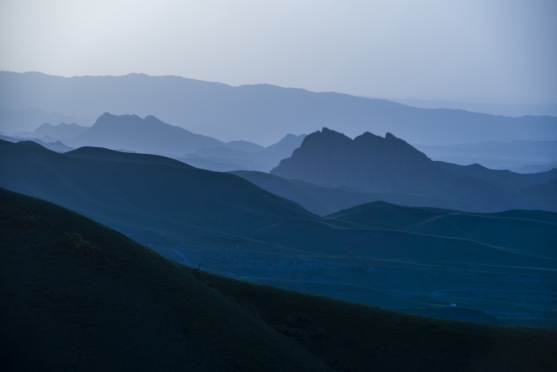 山外青山
