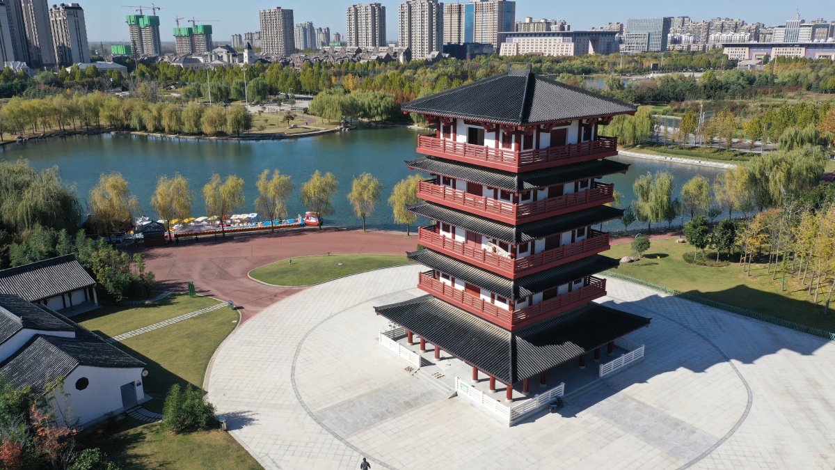 航拍河南许昌北海公园城水相依景色迷人