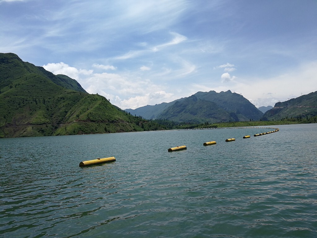 光照湖