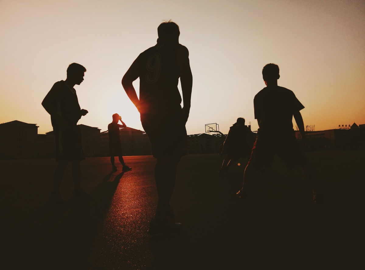 年轻的战场图片