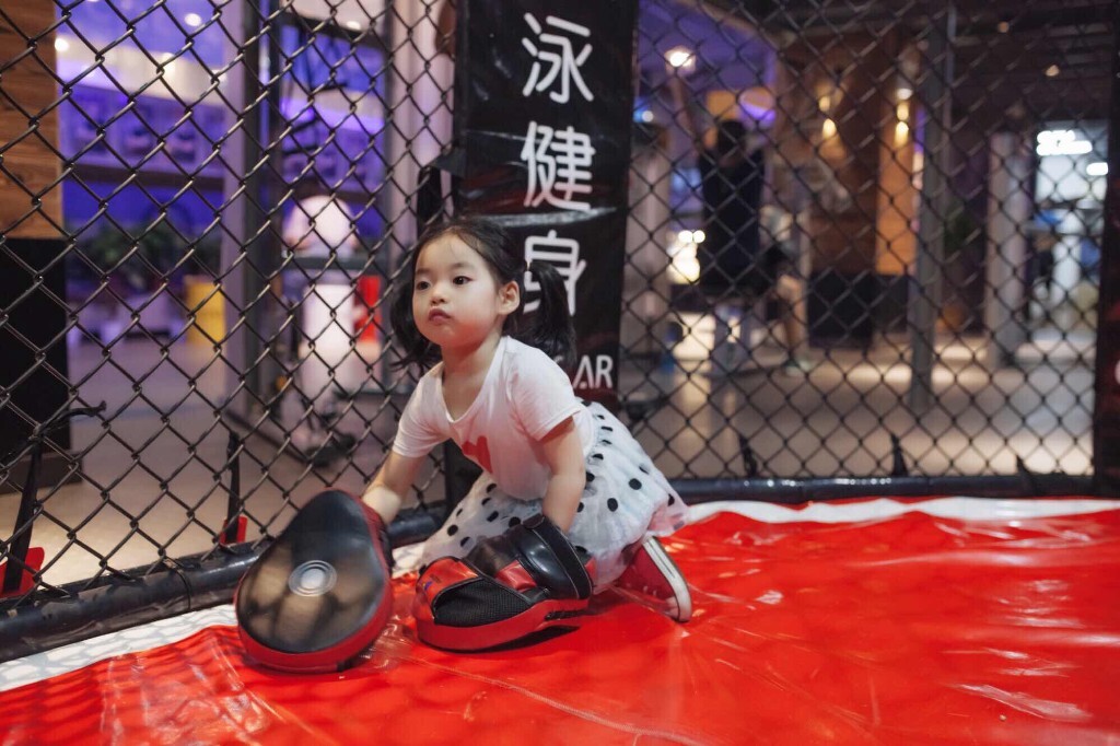 飞起～小萌妹拳击手?