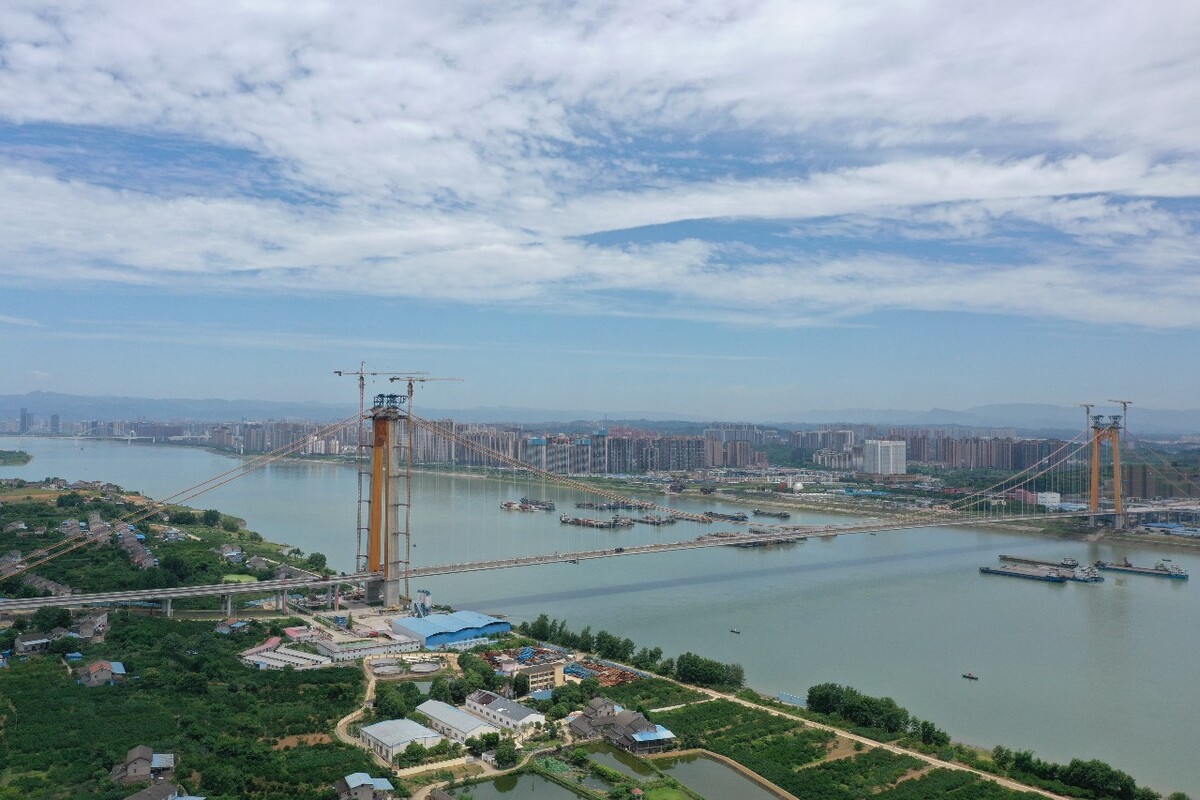 即将通车的伍家岗长江大桥