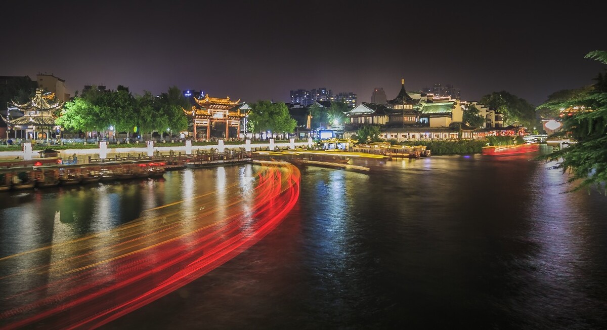 南京秦淮河夜景:采用慢门拍摄.