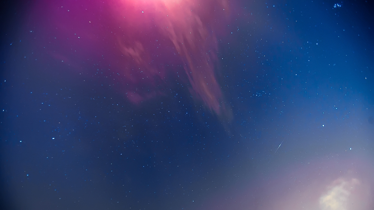 壁纸桌面夜空流星