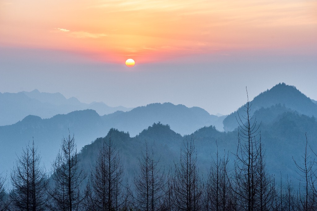 合辑:一组愚人节表情包 长按保存;左右滑动图 关注公众号 - 动态图库网