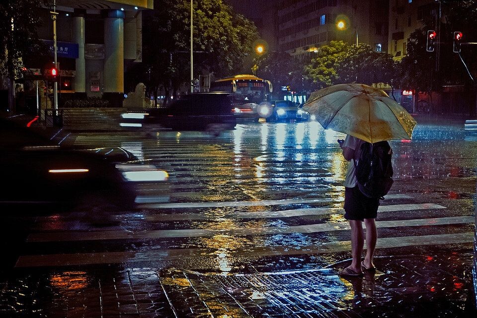 今夜,广州有雨.