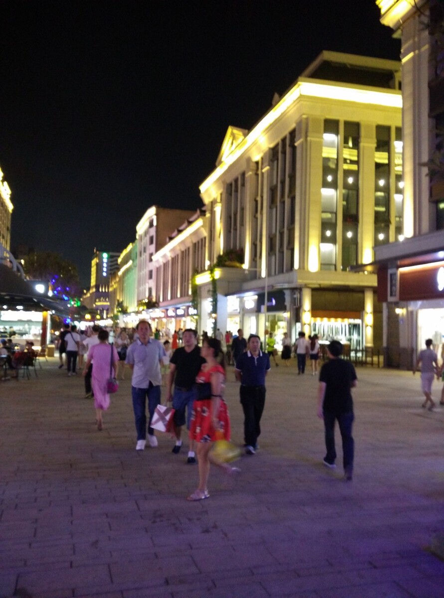 湖南常德市沅江边和步行街夜景