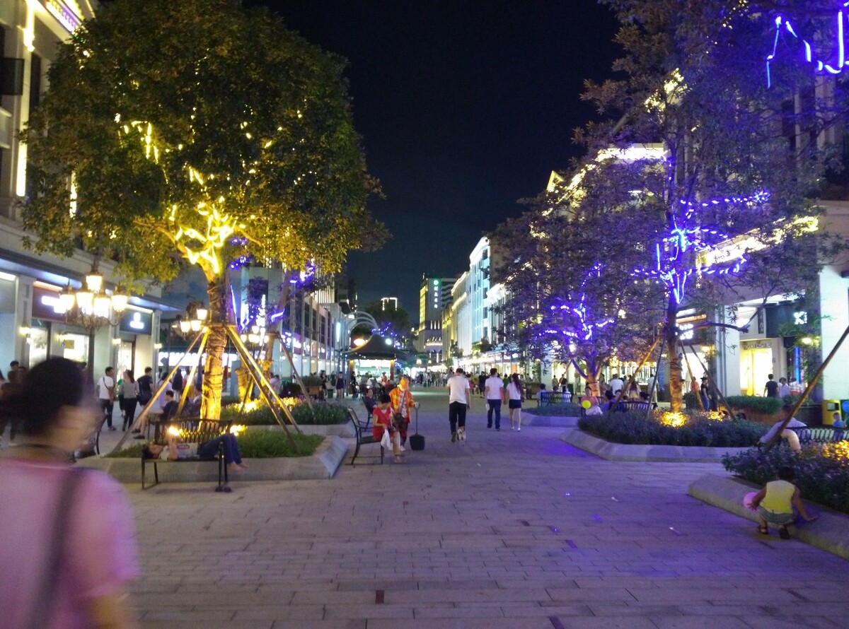 湖南常德市沅江边和步行街夜景