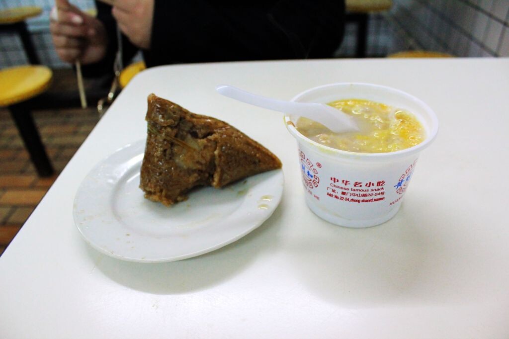 黄则和花生汤 br /> 中山路的老店 花生汤3元 土鸡蛋花生汤5元 个人吃