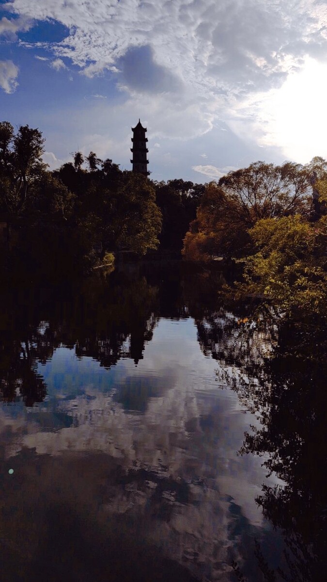 江心屿拍摄古塔摄于温州江心屿旅游区