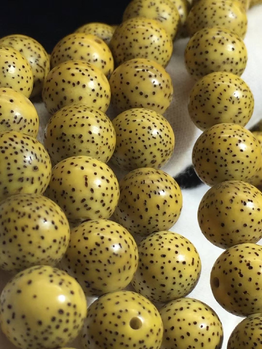 星月菩提极品原生态鸡油黄11圆珠