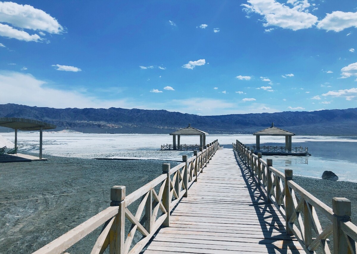 乌鲁木齐盐湖城景区