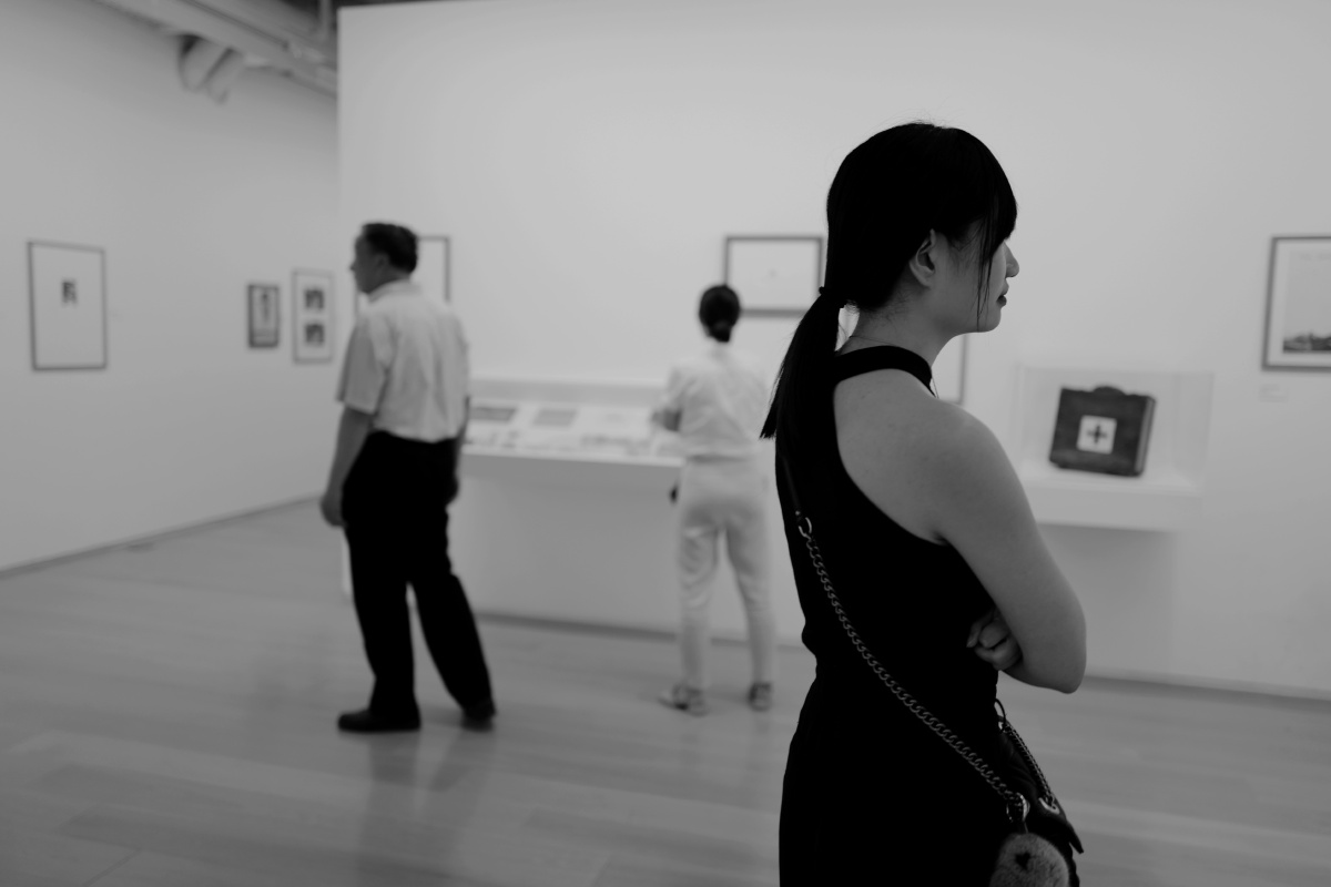 看展,参观画展,观展_大山谷图库