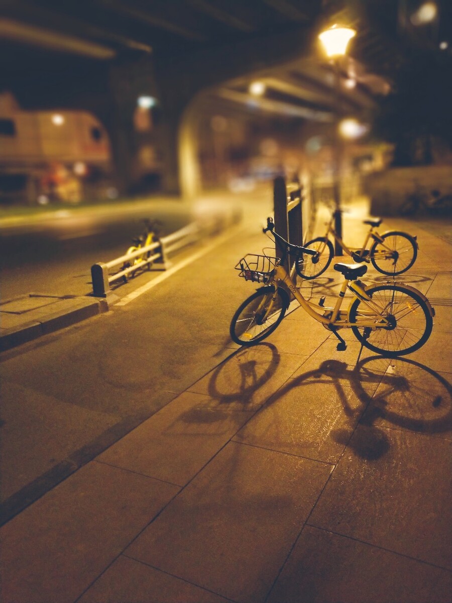 走在成都的街头,流淌着夜摄的光和影   