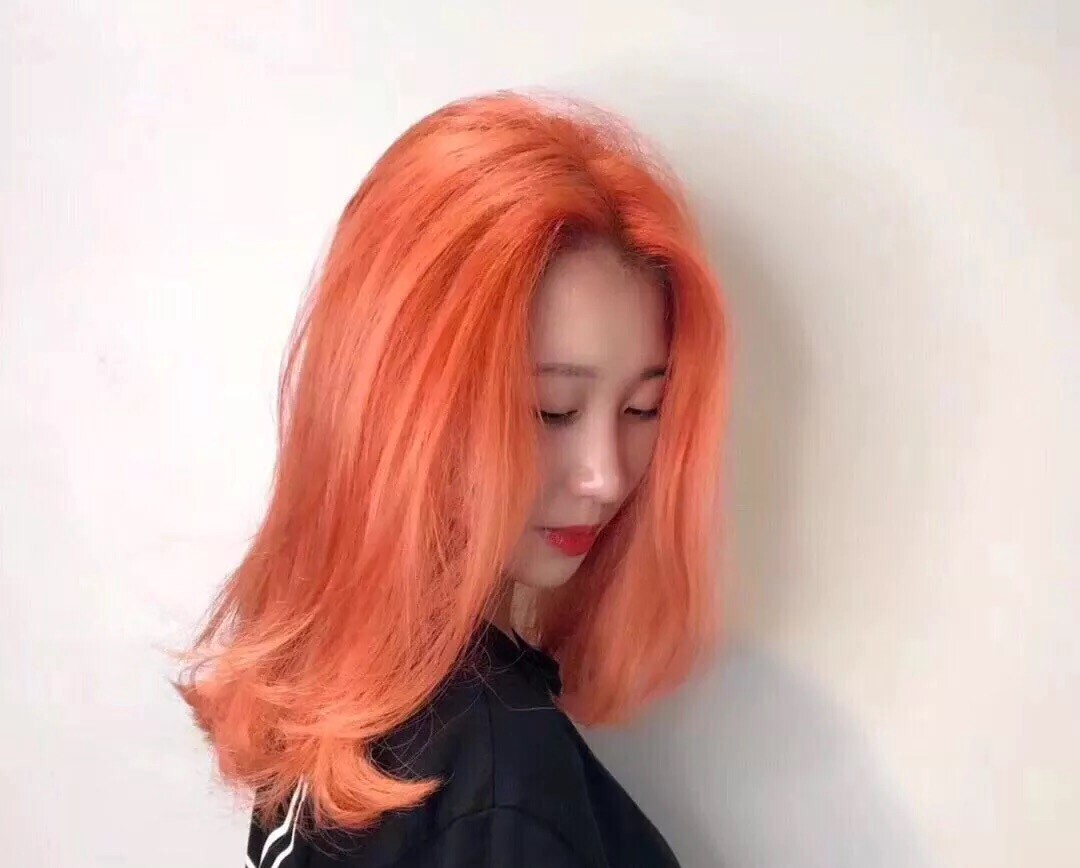 橘红色