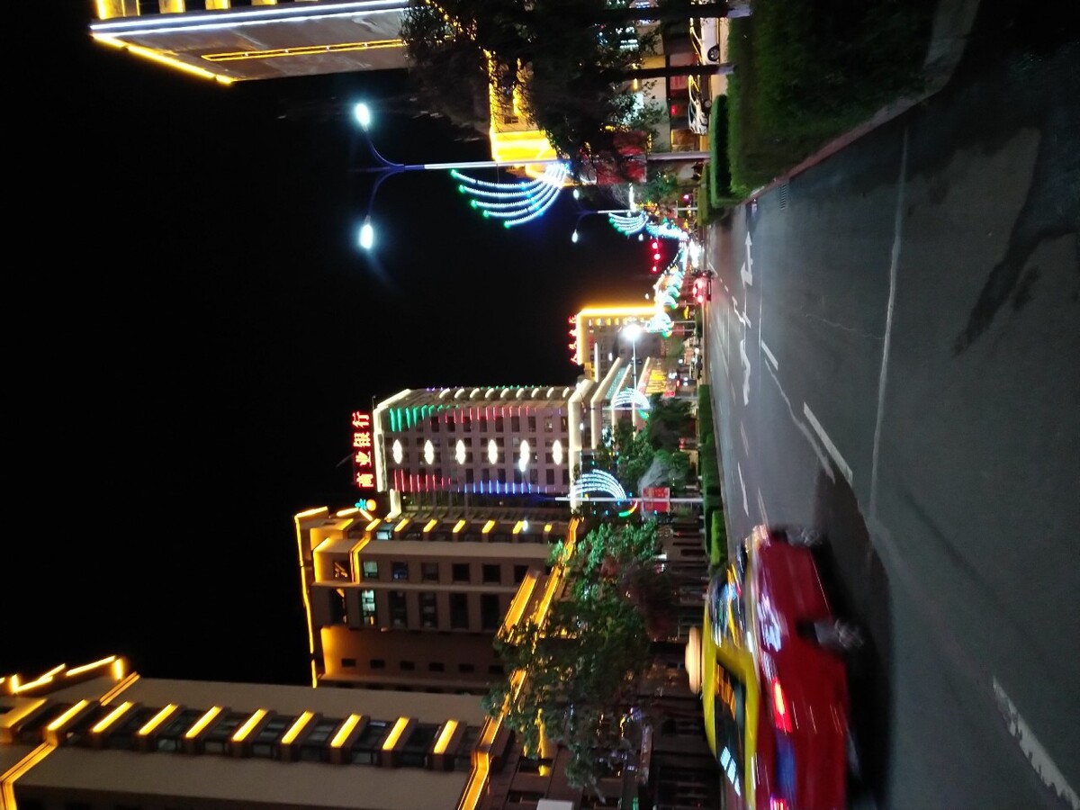 美丽中朝边境城市图们市的夜景