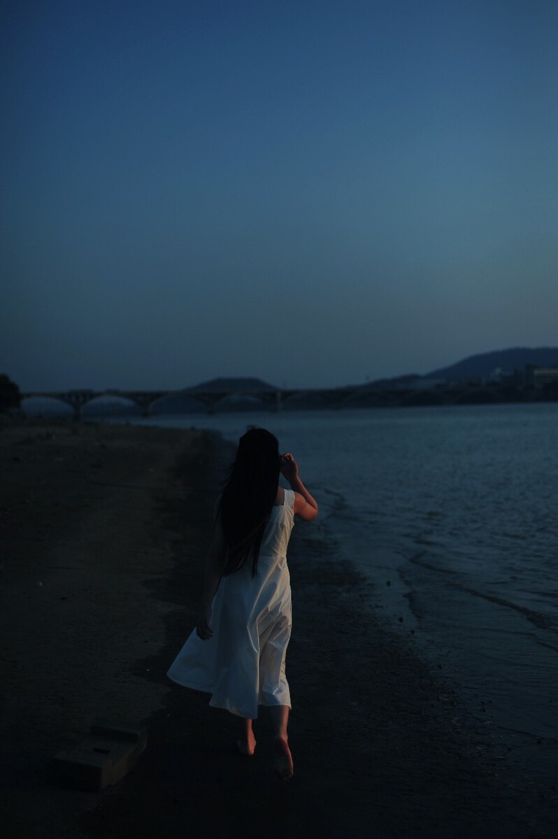 夕阳的背影