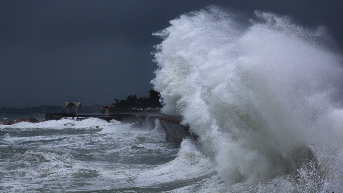 风暴潮图片