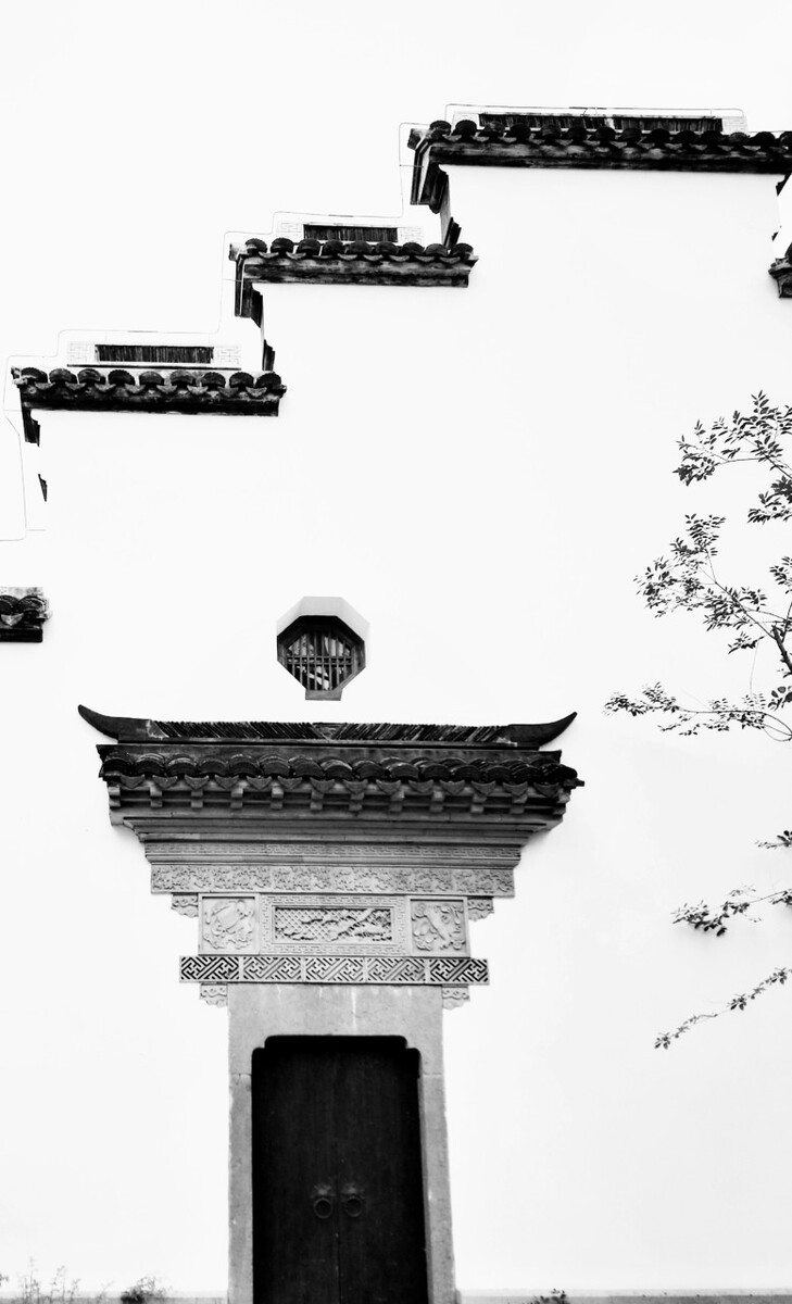 广富林遗址公园内有一排排的徽派建筑,风格清秀典雅,特点