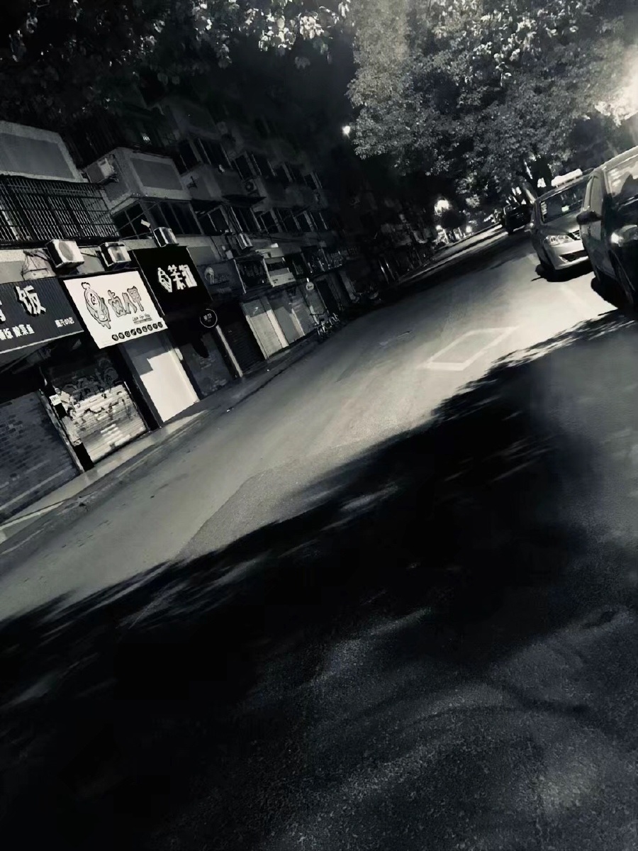 天堂空虚，地狱先满.