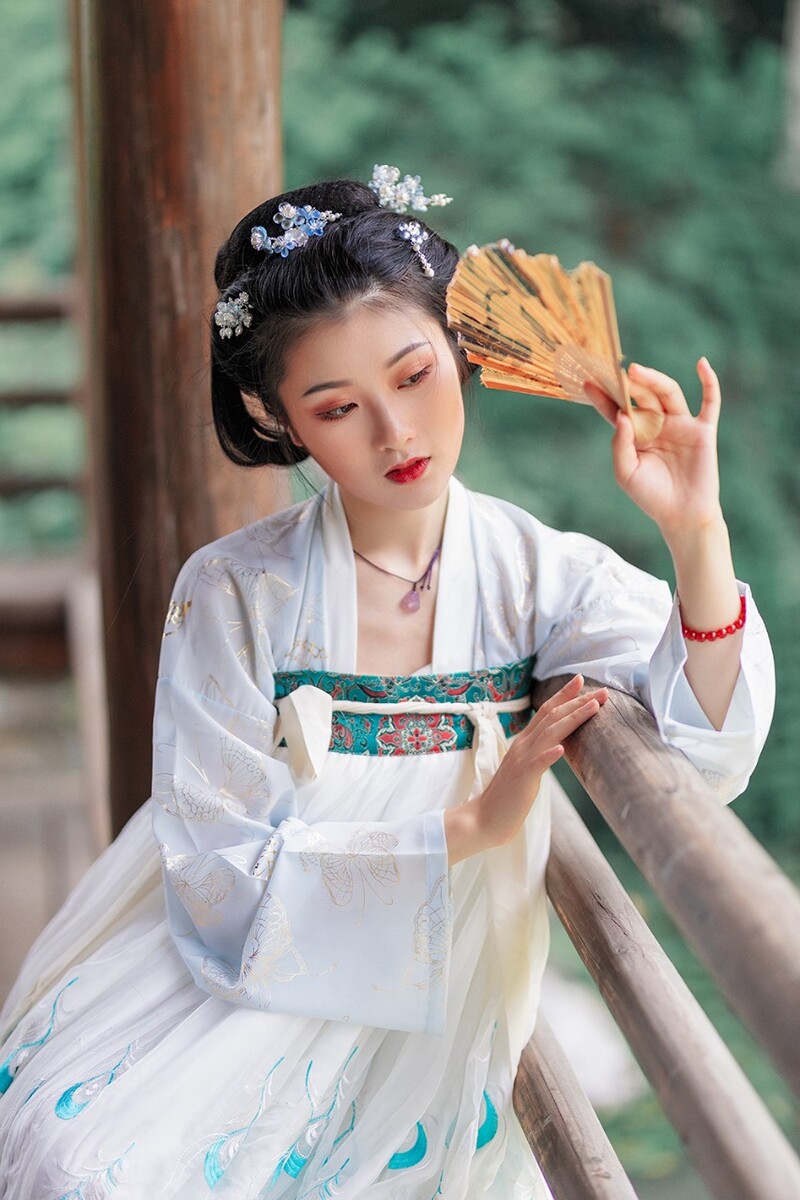 时夏汉服模特:暮暮拍摄:听风finn