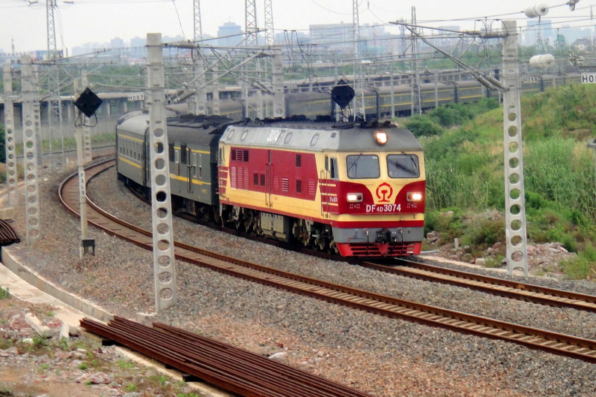 内燃机车牵引图片