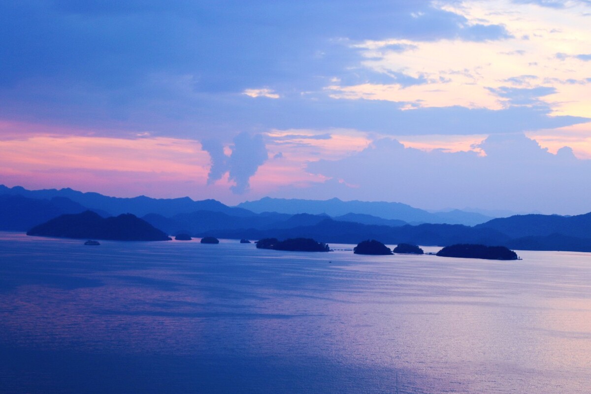 千岛湖远山如黛近水含烟
