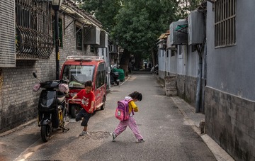 在胡同里