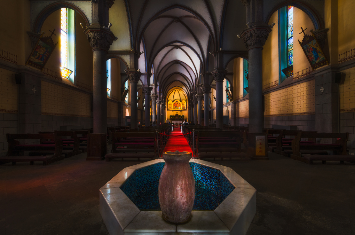 鱼翅膀2017年9月19日122关注西直门天主堂见过的第一座室内有洗礼池的