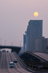 雾霾下的长安街日出
