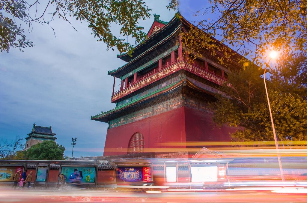 鼓楼的夜晚时间匆匆,陌生的人请给我一支兰州