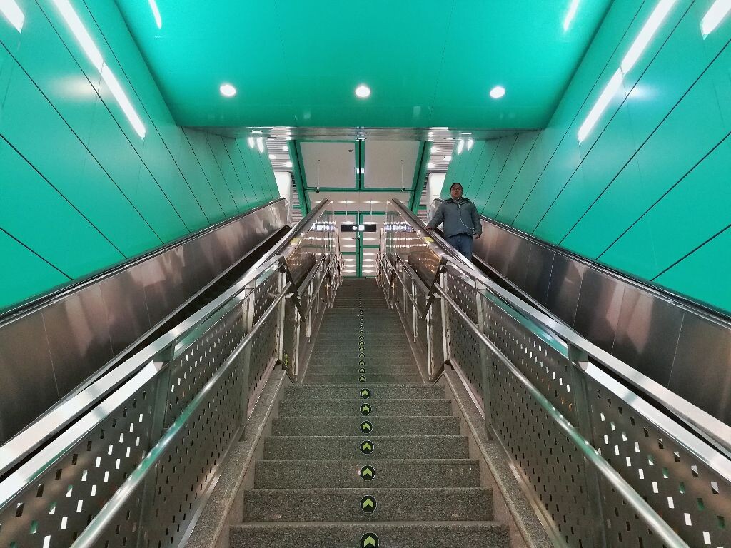 奇幻薄荷绿。地铁14号线。