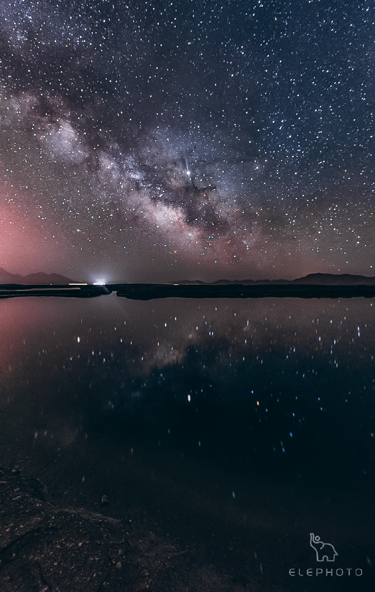 第一次拍到倒影如此清晰的星空银河别怀疑这是真的单张出片